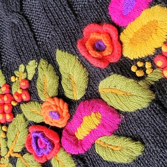 Seprate Issue Vintage Black Cableknit Sweater with Spring Flowers - Picture 2 of 9